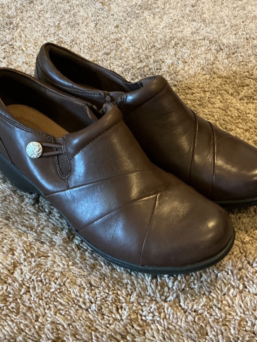 Clark’s Brown Leather Slip-On Shoes Womens Size 10